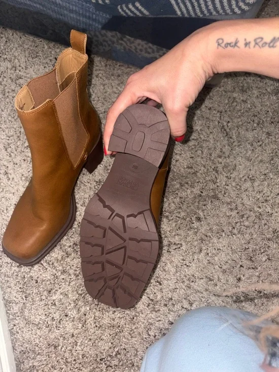 Crown Vintage Tan Chelsea Block Heel Ankle Boots - Picture 4 of 5